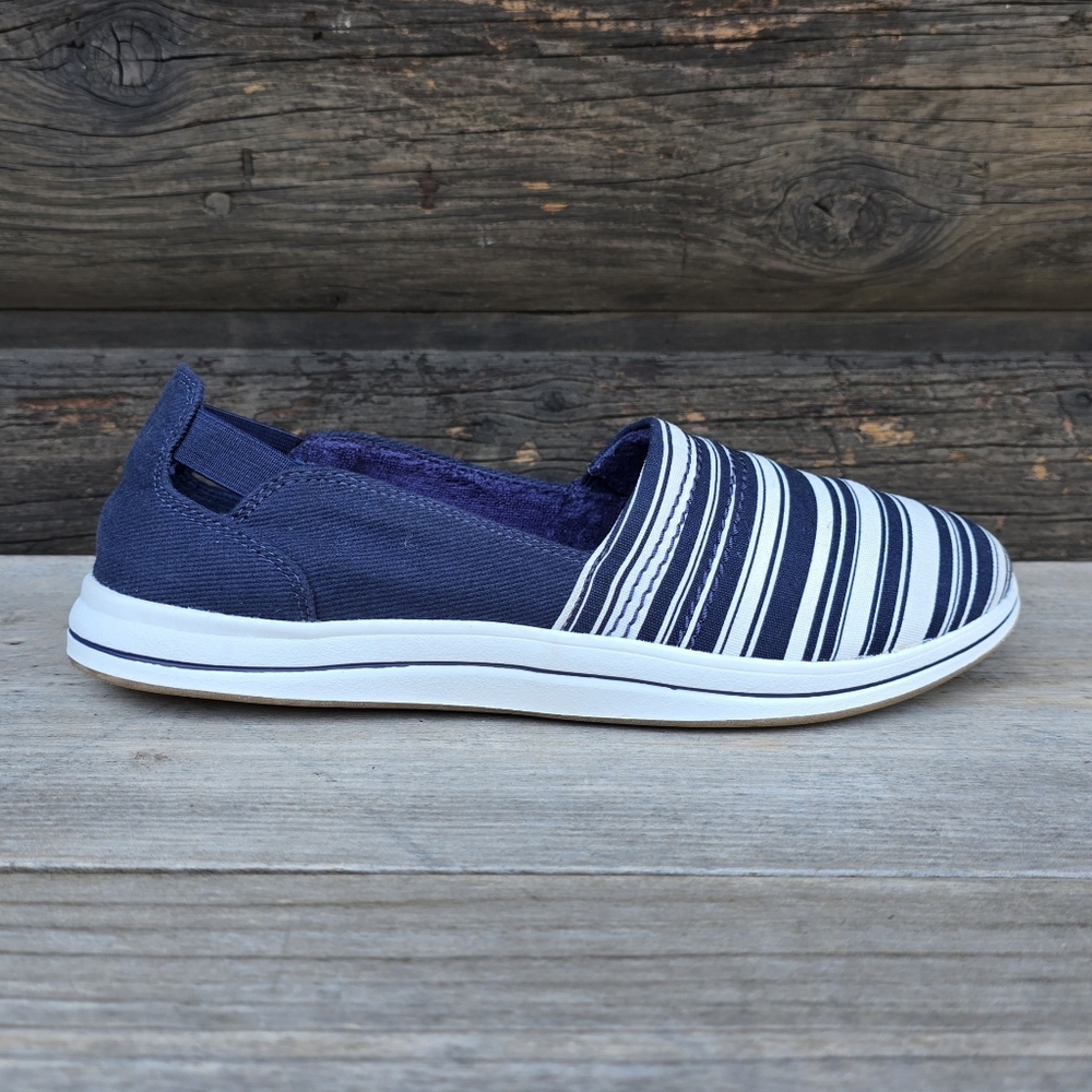 Clarks Cloudsteppers Coastal Casual Navy/White Stripe Comfort Sneakers 8M